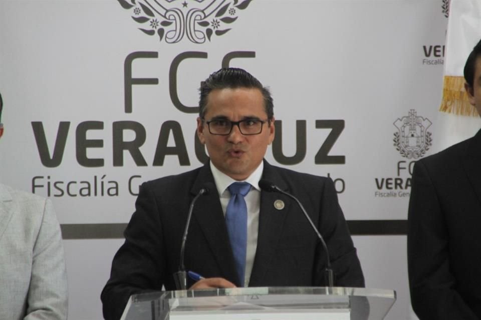 El ex Fiscal de Veracruz, Jorge Winckler, continuará preso en el Penal del Altiplano, pues un juez volvió a imponerle la prisión preventiva.