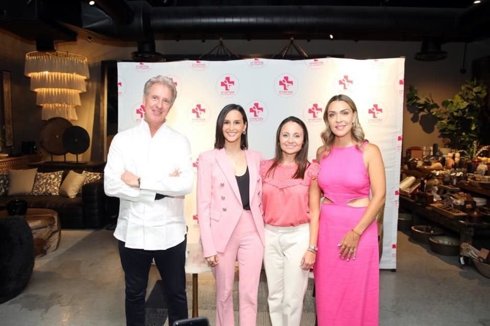 Cecilio Garza, Gaby Beltrán de De la Garza, Mayra Macías de Canavati y Cristina Gutiérrez de Montemayor