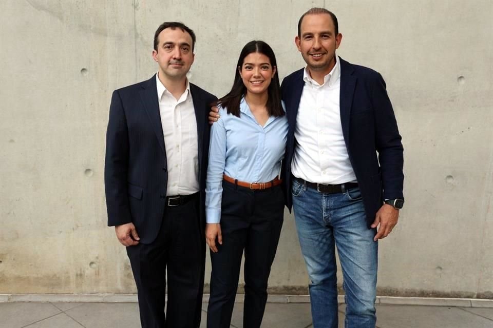 Hernán Salinas, Cecilia Robledo y Marko Cortés.