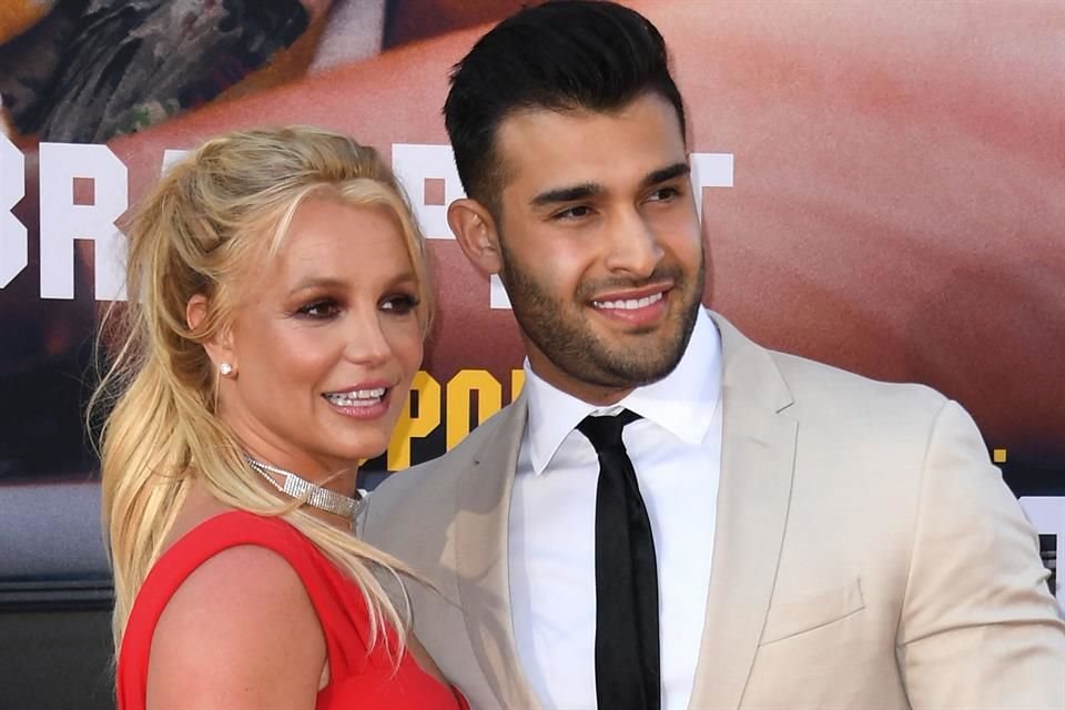 Britney Spears habló sobre su divorcio con Sam Asghari y dijo estar conmocionada por la separación con el iraní tras seis años de relación.