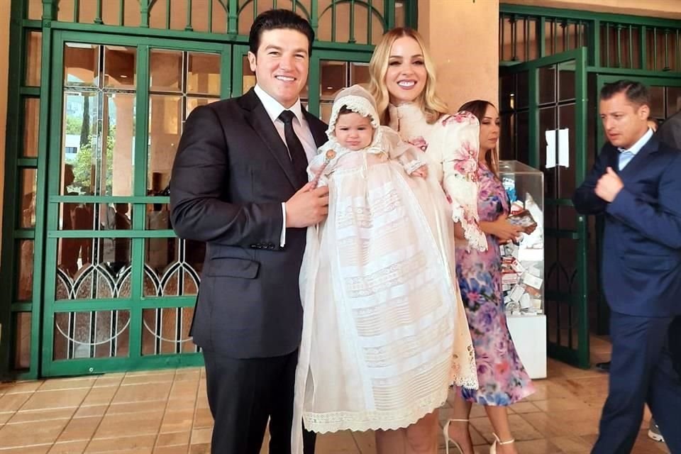 Mariel, hija del Gobernador Samuel García y su esposa Mariana Rodríguez, fue bautizada, en San Pedro.