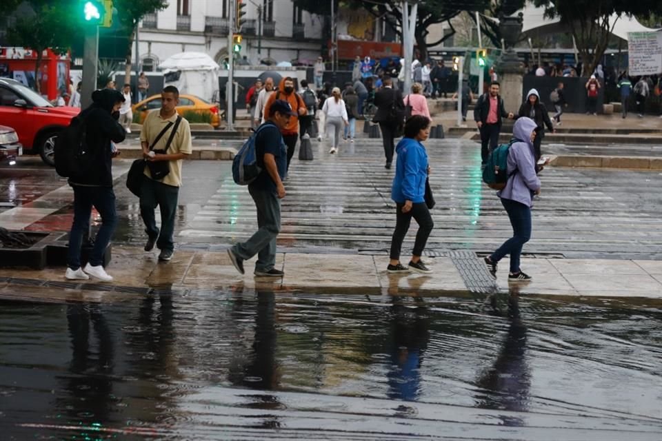 Protección Civil activó la alerta amarilla por las lluvias registradas esta tarde.