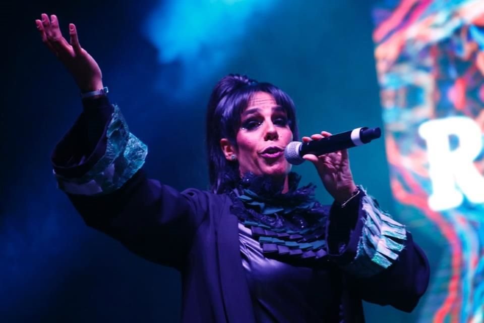 La hija de José José, Marysol Sosa, se unió a varios artistas este sábado.