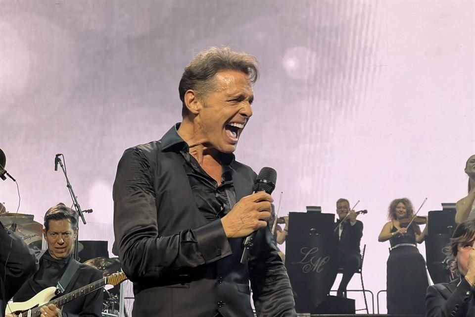 Luis Miguel dio su primera presentación en Chile a pesar de tener un intenso resfriado que se hizo tendencia en redes sociales.   