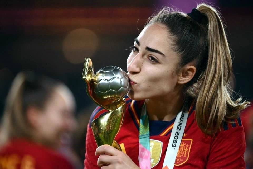 La jugadora Olga Carmona vive momentos de amargura, pese al título de España en el Mundial.