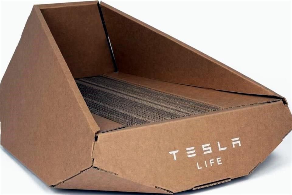 La cama para gatos Cybertruck se vende en el sitio de Tesla a un precio de 89 yuanes chinos (alrededor de 210 pesos).