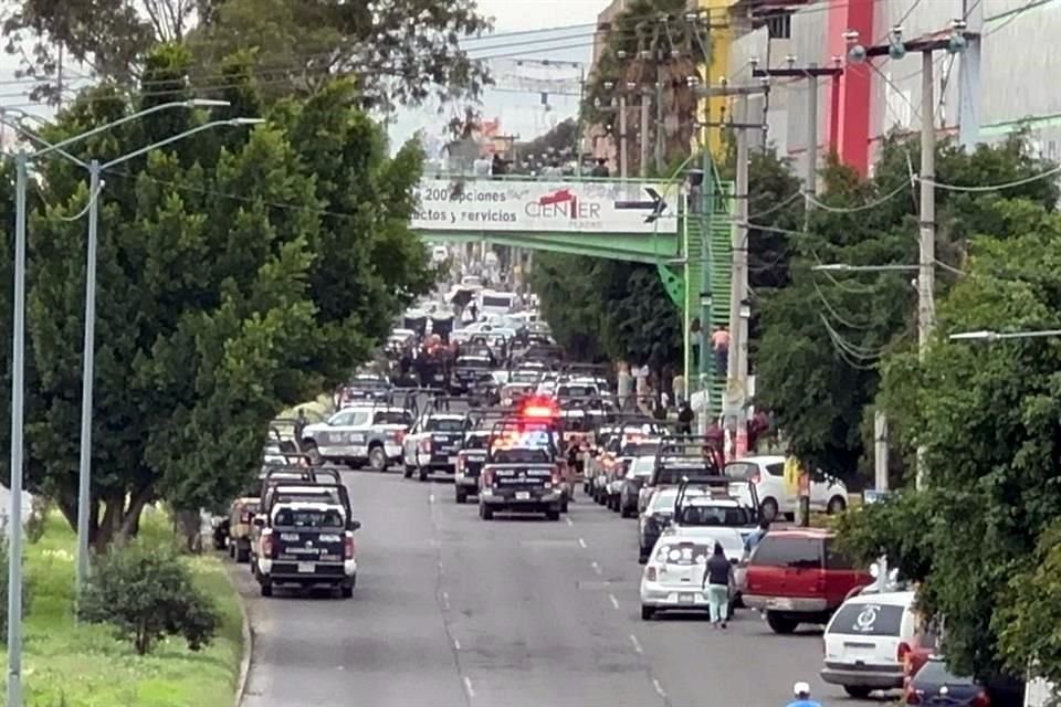 Debido a la detención de dos presuntos extorsionadores que portaban armas de uso del Ejército, reportan una movilización en Ecatepec.