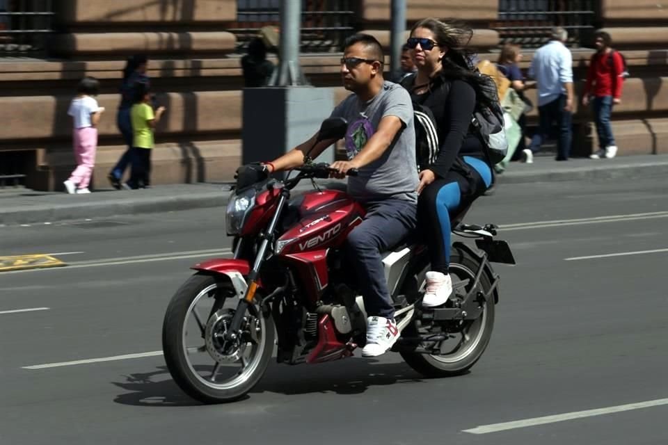 Con las nuevas medidas en el Reglamento de Tránsito, esperan que más motociclistas implementen el uso de casco, ya que de lo contrario podrán ir al corralón.