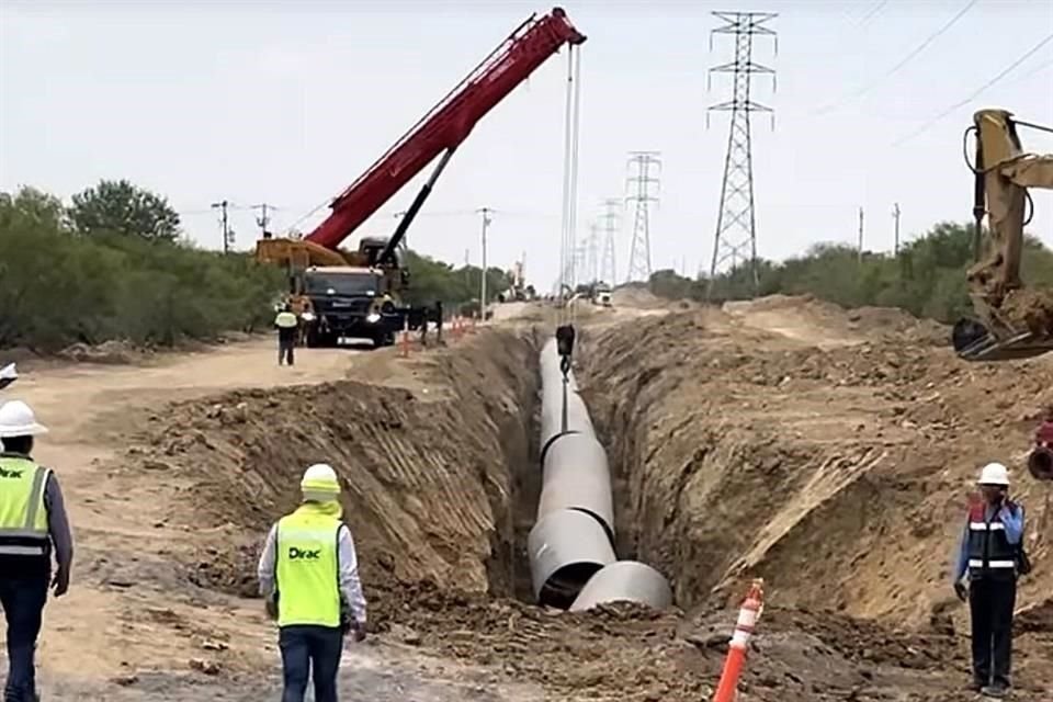 El Acueducto El Cuchillo 2 empezará aportando 1,200 litros por segundo y para octubre se prevé que sean 5,000 litros.