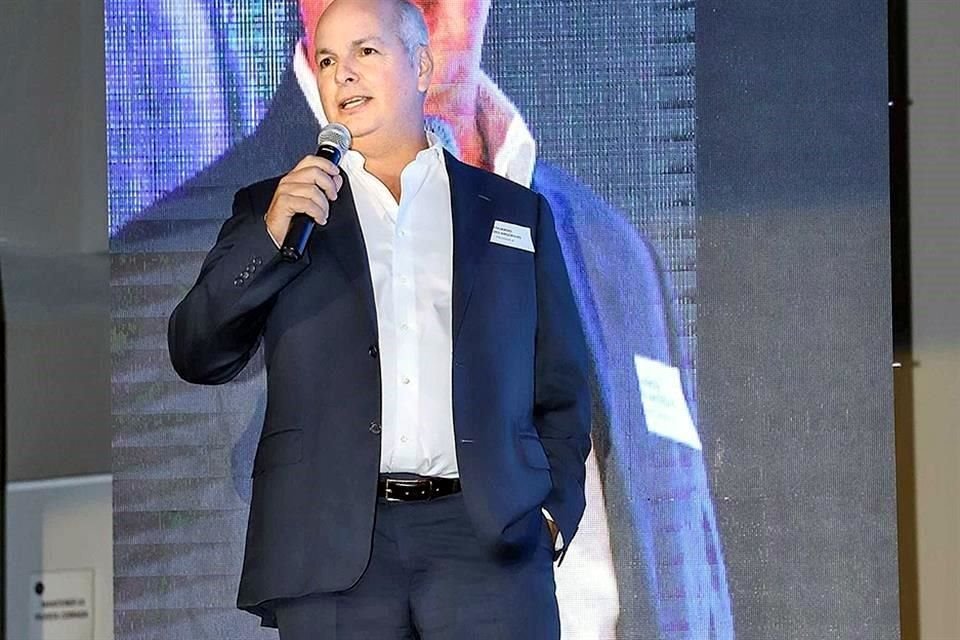 Eduardo Valdés.