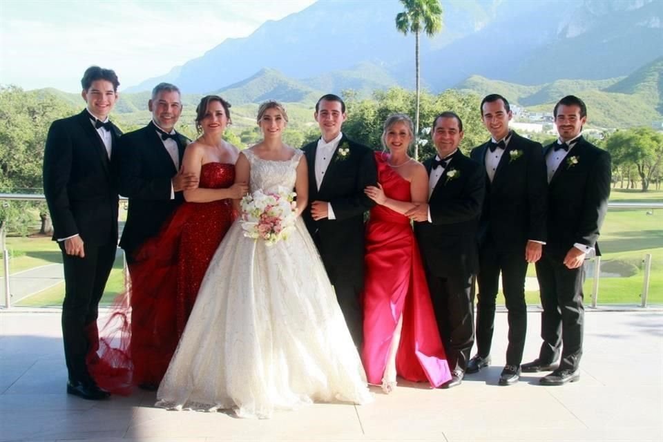 Héctor González Guzmán, Héctor González Leal,Norma Laura Guzmán de González, Laura Andrea González Guzmán, Alejandro Cepeda García, Rosaanel García de Cepeda, Roberto Cepeda Walle,Roberto Cepeda Garcí