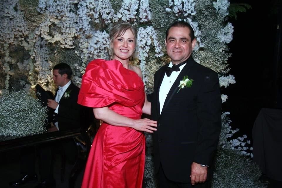 Rosaanel García de Cepeda y Roberto Cepeda Walle