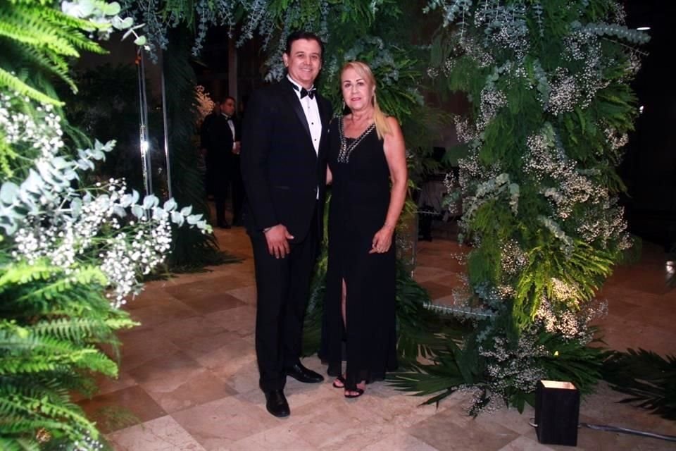 Gerardo Sáenz y Nelly García