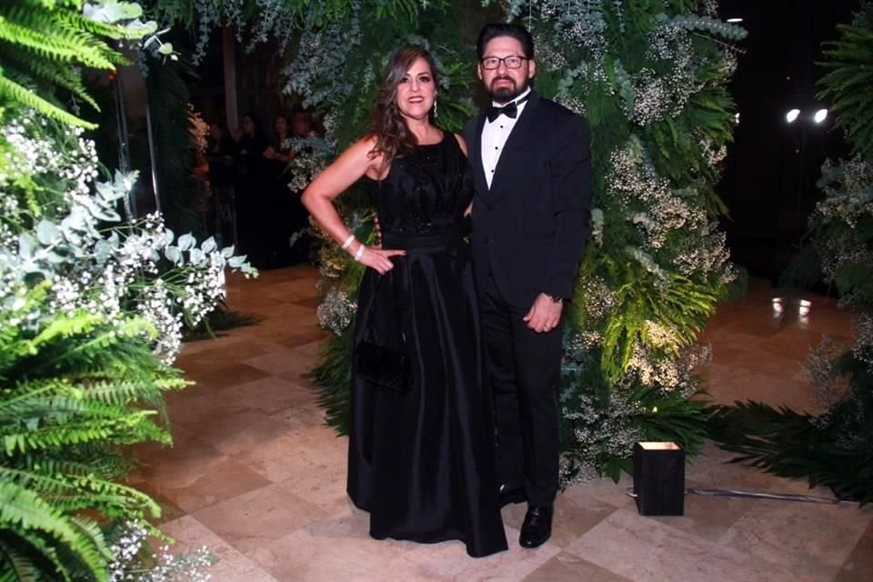 Nena Villarreal de Yesaki y Eduardo Yesaki Puente