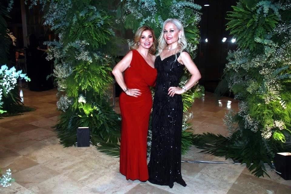 Alma Zendejas de Lozano y Rosailiana García de Barbosa