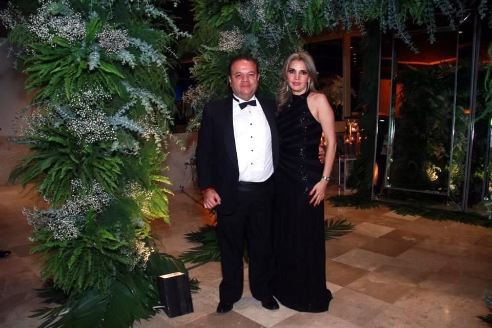 Carlos Estrada y Rosy Alcalá