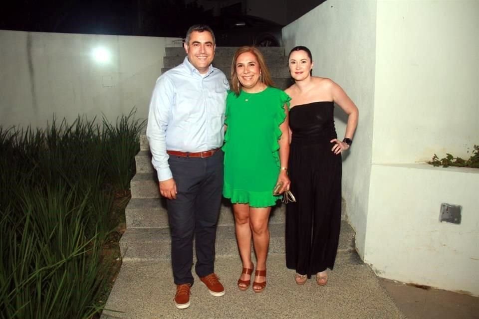 Jorge Medina, Jéssica Martínez y Karla Briones