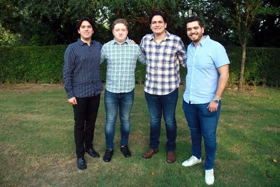 Patricio Garza, Andrey Bemvtv, Alejandro Aguilera y Maurio Garza