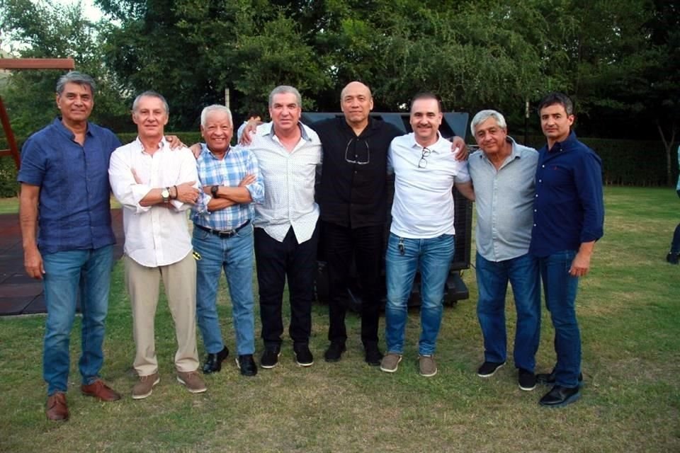 Héctor Cruz, Ricardo Garza, Alberto Sarmiento, Alfredo Contreras, Raúl González, Jorge Figueroa, Raymundo Benavides y Jorge García