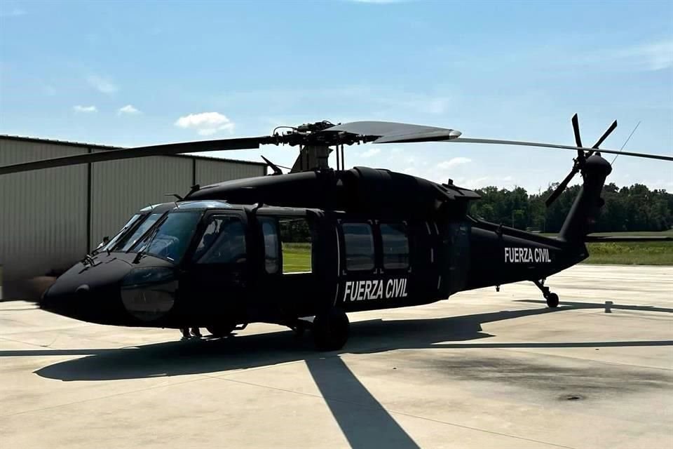 El helicóptero militar lleva un mes varado en el aeropuerto de McAllen. 