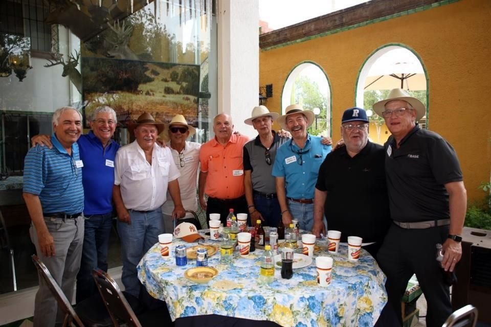 César Martínez, Fernando Guerra, Eduardo Serna, Antonio Garza Zambrano, David Garza Salinas, Raúl Herrera, Miguel Ángel González, Fito Elizondo y Guillermo Bueno