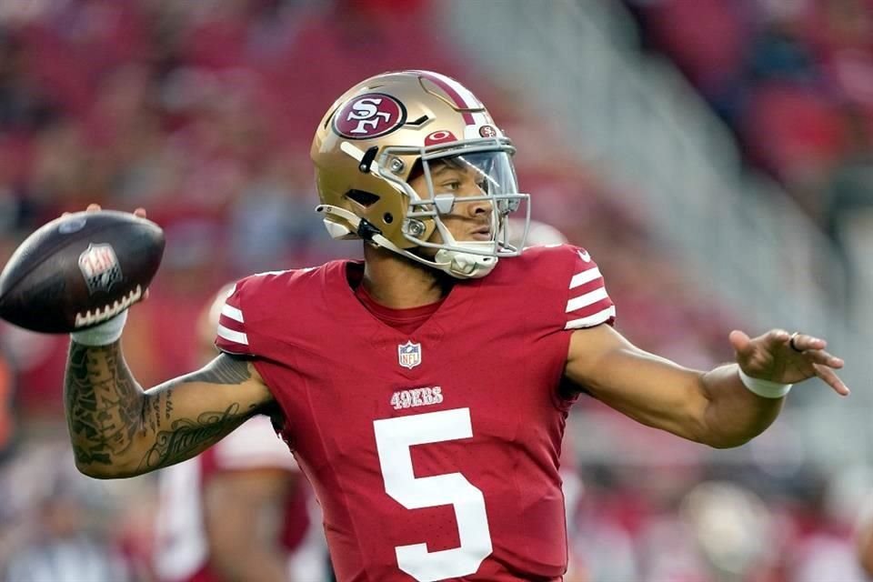 Trey Lance está en riesgo de no continuar con el equipo de San Francisco.