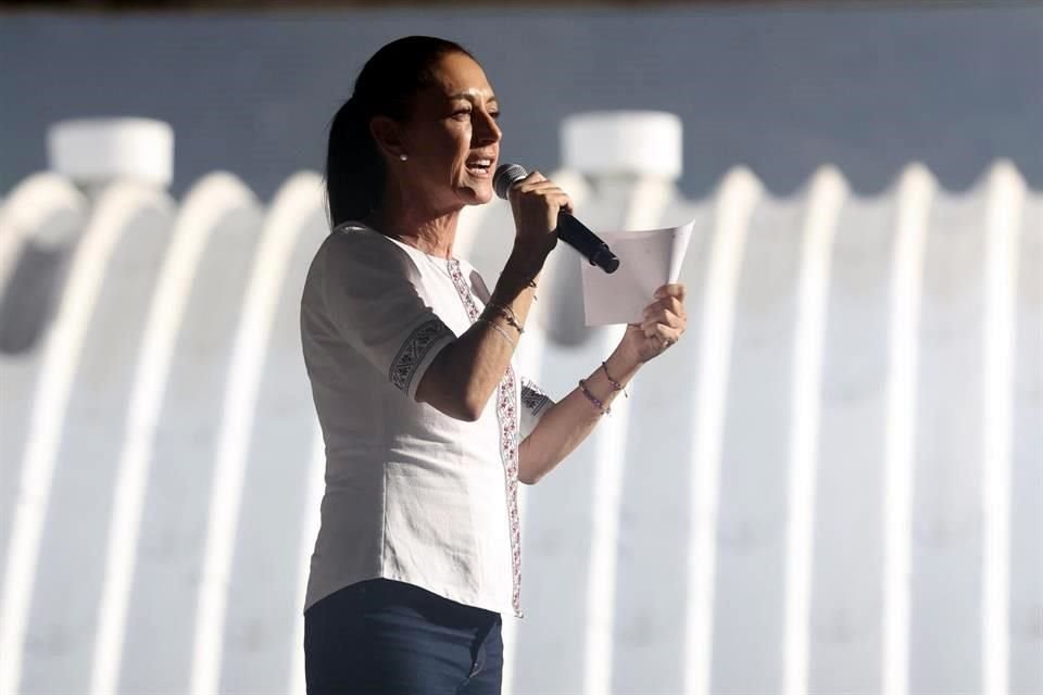 Claudia Sheinbaum, aspirante a la presidencia del partido Morena en Jardín Cerveza de la Expo Guadalupe.