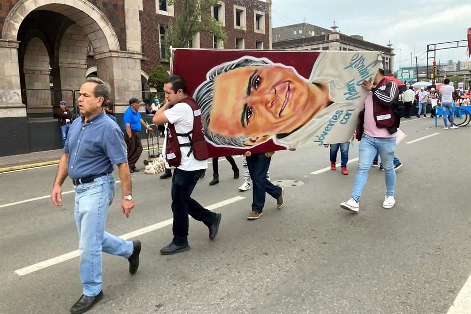 En el centro de Toluca había alrededor de 4 mil personas.