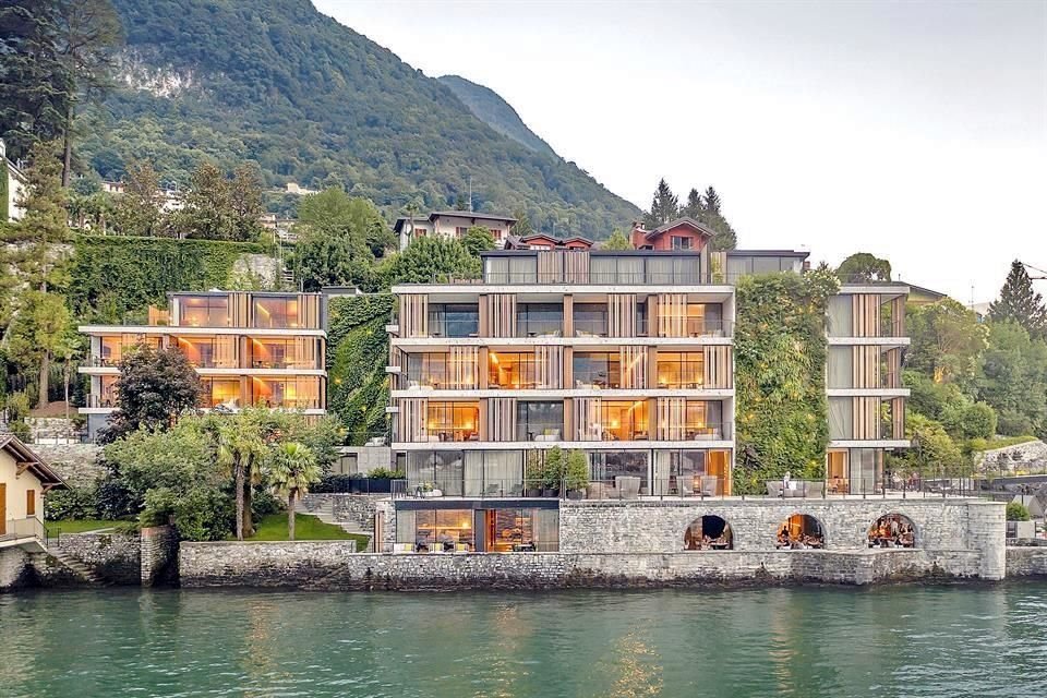 Enmarcado por impresionantes montañas alpinas y rodeado por pintorescos pueblos, Lago de Como atrae a viajeros especializados en el lujo.