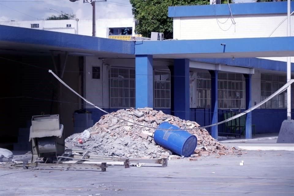 Daños y trabajos inconclusos se registran en la Escuela 1 de Mayo.