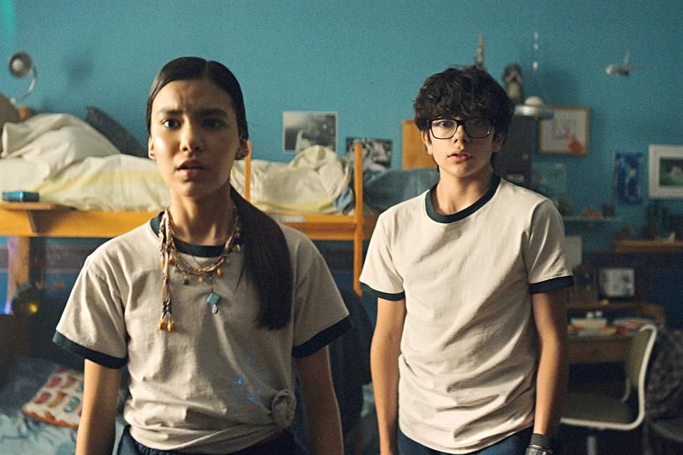 El cuento 'El Extraño Caso del Fastasma Claustrofóbico', de Hortensia Moreno, fue llevado a la pantalla con un elenco joven.