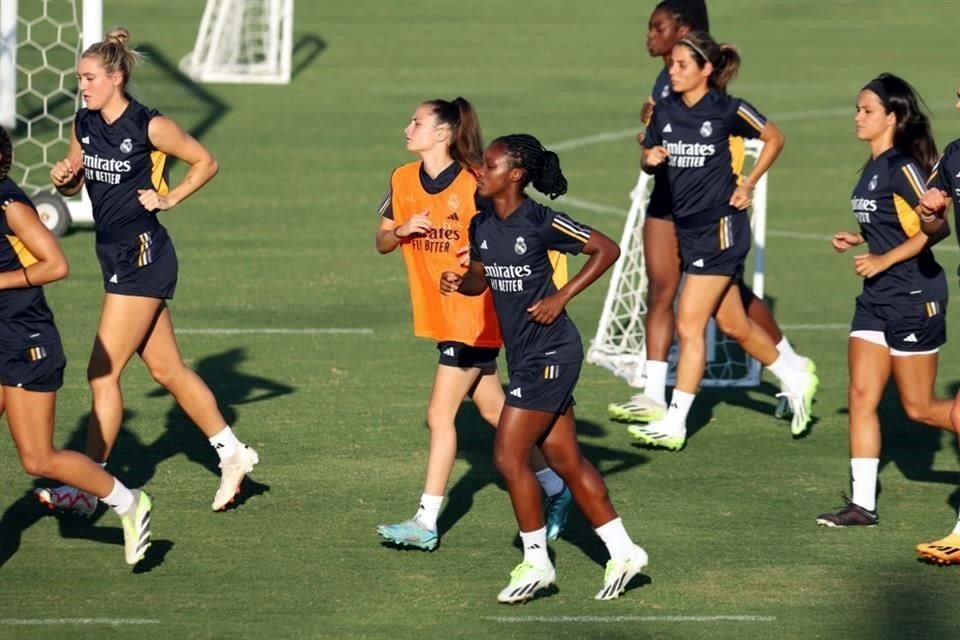 Aspectos del entrenamiento del Real Madrid Femenino de este lunes, en Cedeco.