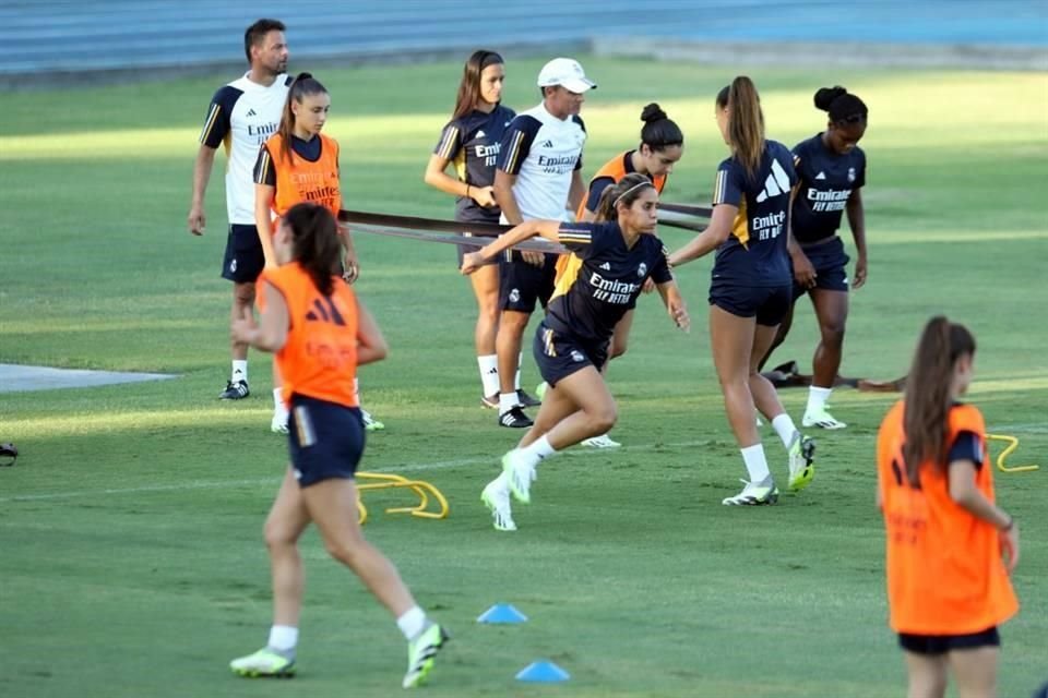 Aspectos del entrenamiento del Real Madrid Femenino de este lunes, en Cedeco.