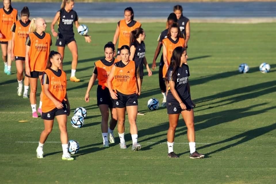 Aspectos del entrenamiento del Real Madrid Femenino de este lunes, en Cedeco.