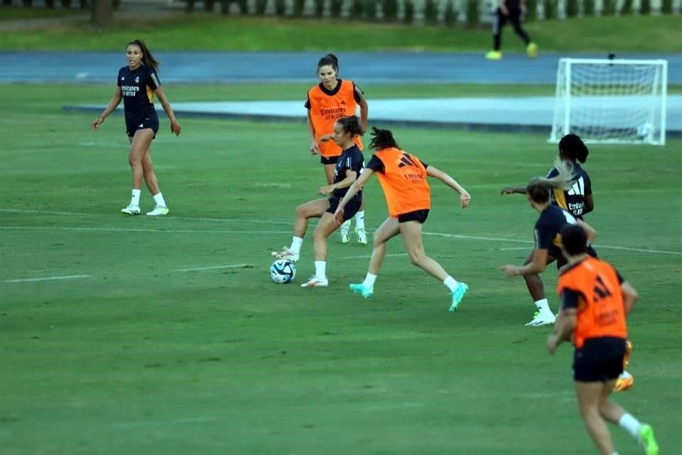Aspectos del entrenamiento del Real Madrid Femenino de este lunes, en Cedeco.