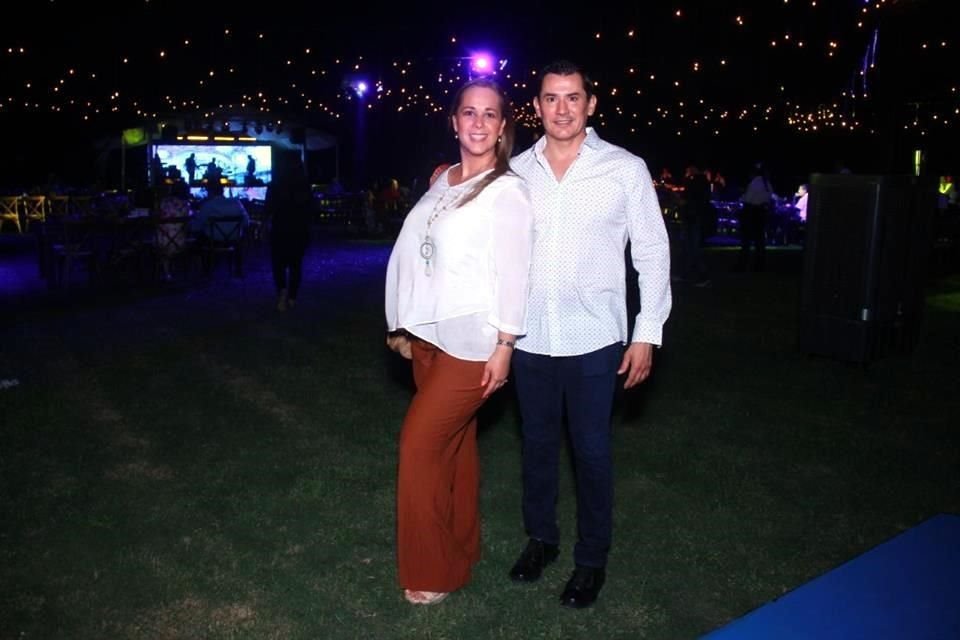 Jiovana Osuna y César Mercado