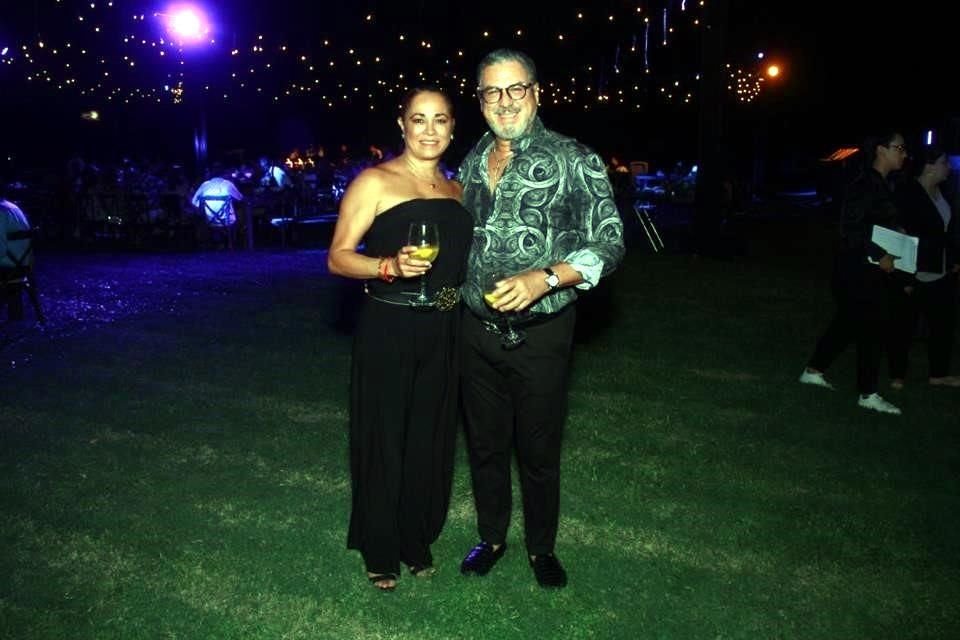 Alejandra Pedraza de Carbajal y Max Carbajal Sepúlveda