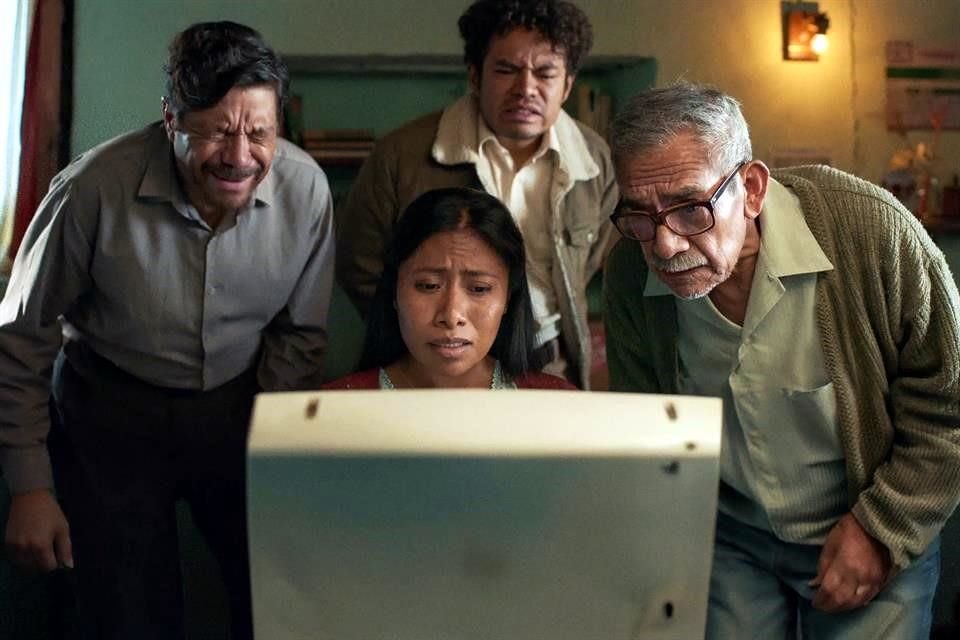 Memo Villegas y Yalitza Aparicio conectan con la naturaleza y gente del campo en la nueva comedia comedia de Netflix, 'La Gran Seducción'.