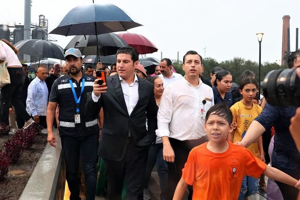 El Alcalde Luis Donaldo Colosio presentó el Puente Verde, que conecta los parques Fundidora y España.