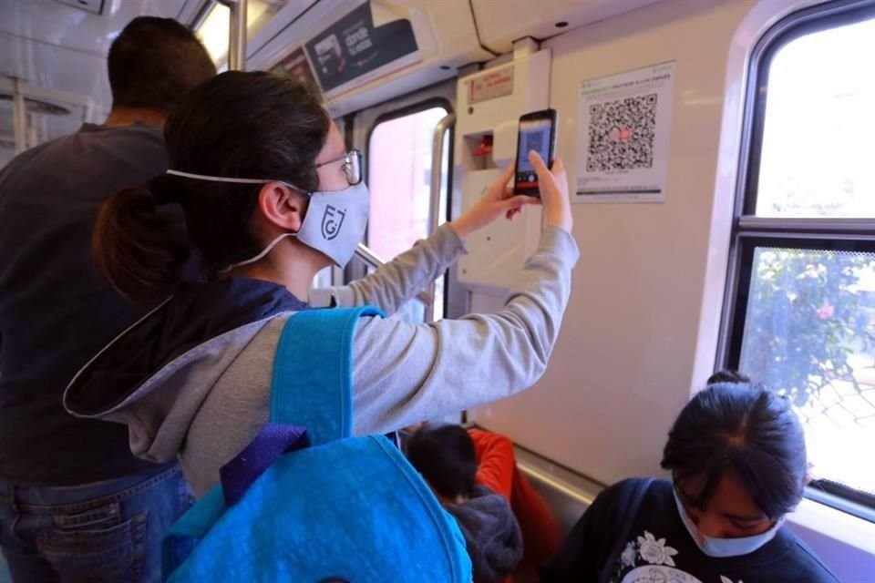 El registro se realizaba por el escaneo de un código QR colocado en espacios cerrados, incluso en el Metro.