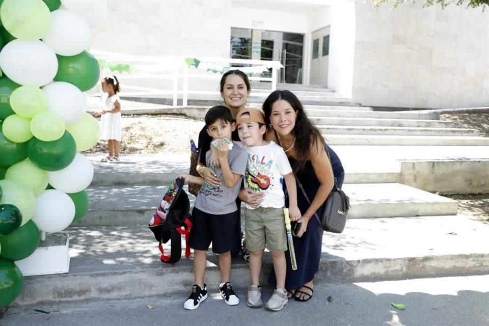 Álvaro Suárez, Lizzy Carrillo, Ricky Villarreal y Daniela Montemayor