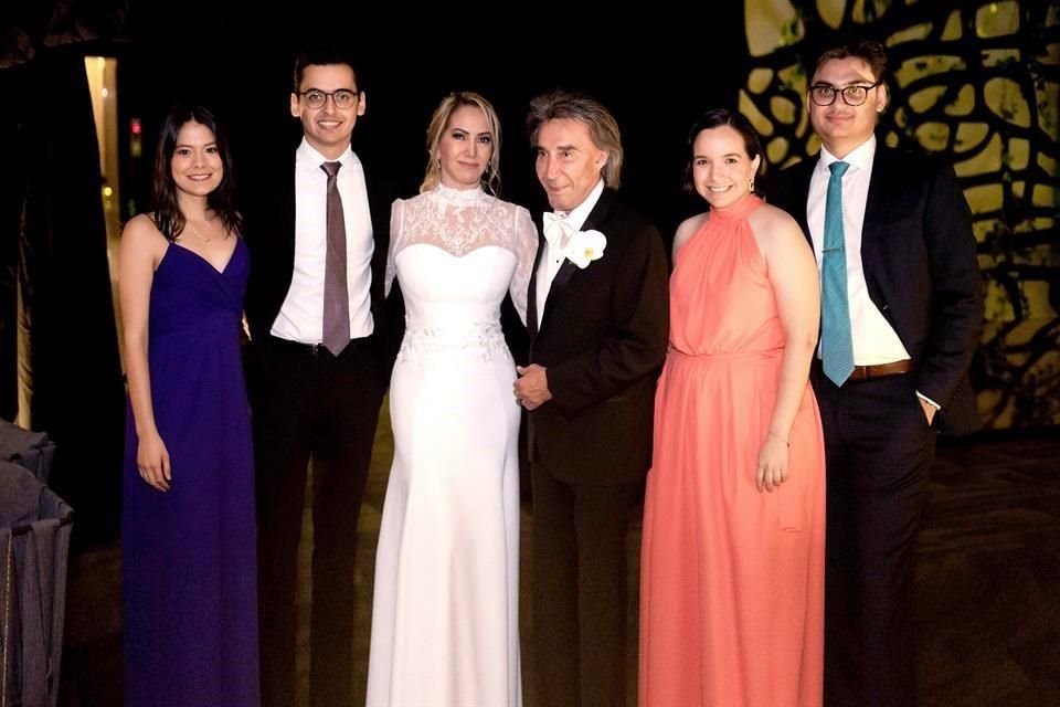 Andrea Villarreal, Bernardo Espinoza Alonso, los novios, Cinthia Martínez y Francisco Espinoza Alonso