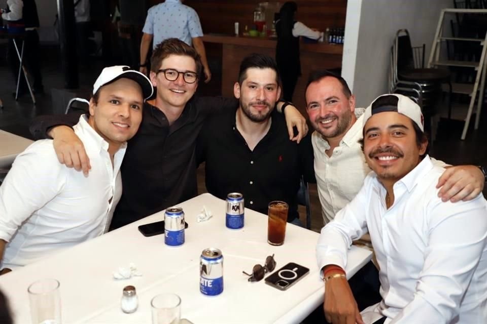 Carlos Garza, Enrique Quintanilla, Arturo Garza, David Canavati y Hugo