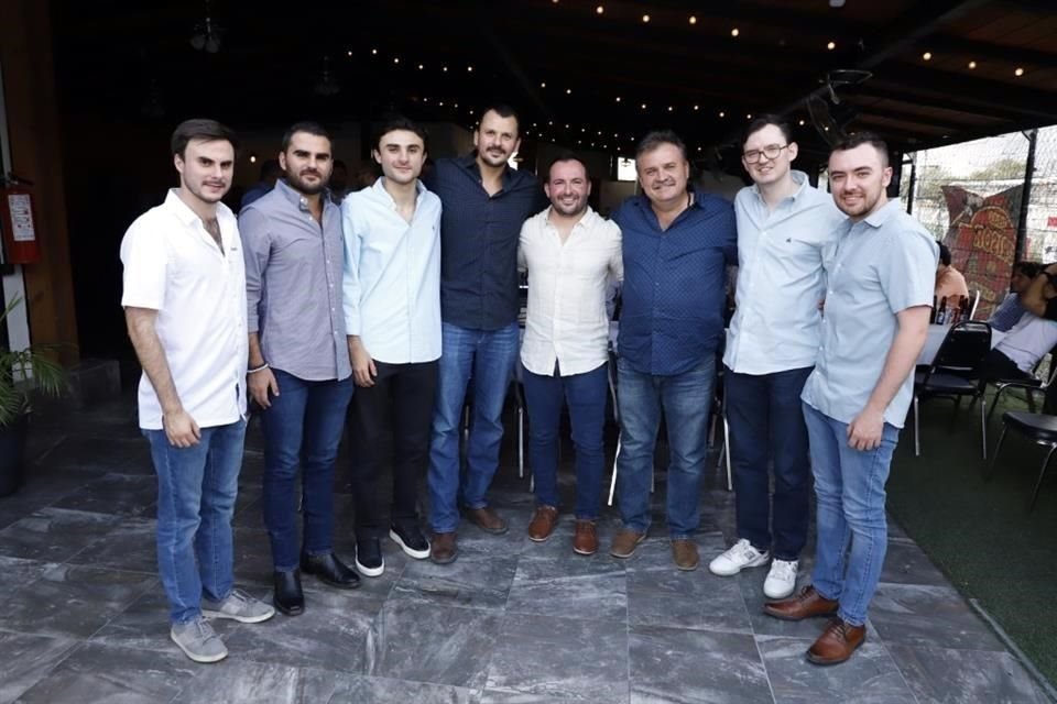 Gerardo González, Gilberto González, Glafiro González, Eugenio Canavati, David Canavati, Jesús González, Jesús González Almaguer y Eugenio González