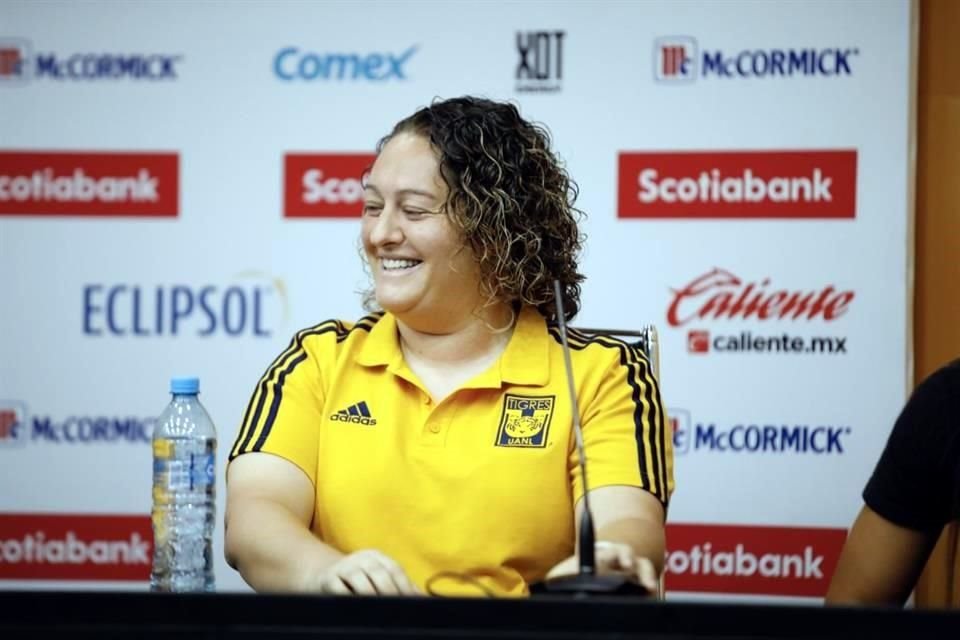 Para Milagros Martínez, DT de Tigres Femenil, el Barcelona es el mejor equipo del mundo.