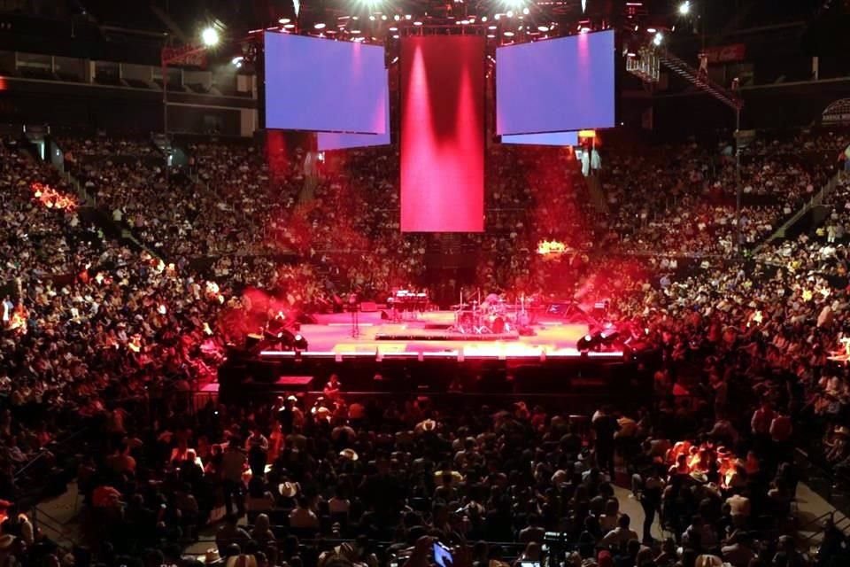 La Arena Monterrey recibió a 12 mil 500 fanáticos (cifra oficial) que bailaron y disfrutaron los temas de Grupo Frontera.