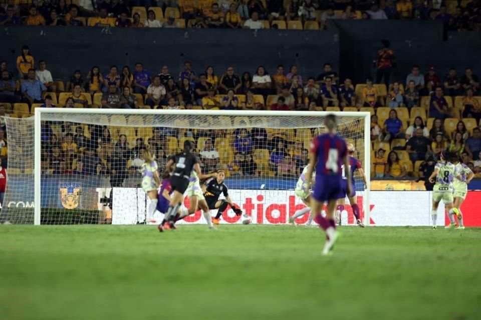 Repasa las acciones del duelo amistoso internacional entre Tigres Femenil y Barcelona Femenil, campeón de Europa.