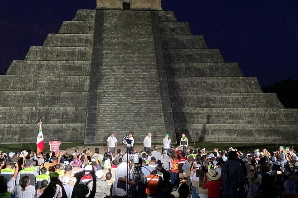 López Obrador reiteró su promesa de inaugurar el Tren Maya en diciembre próximo, así como su plan de que desde esa fecha hasta septiembre de 2024, cuando deje el cargo, termine de afinar su proyecto. 