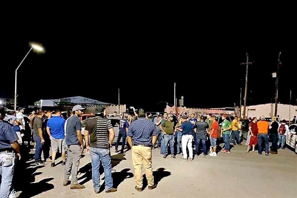 Desde hace 2 meses, más de 17 mil trabajadores de AHMSA, en Monclova, Coahuila, no reciben sueldo por suspensión de actividades de acerera.