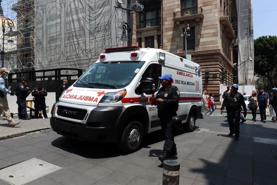 Un policía que custodiaba el museo del Banco de México resultó lesionado luego que se le fuera un tiro de su arma de cargo.